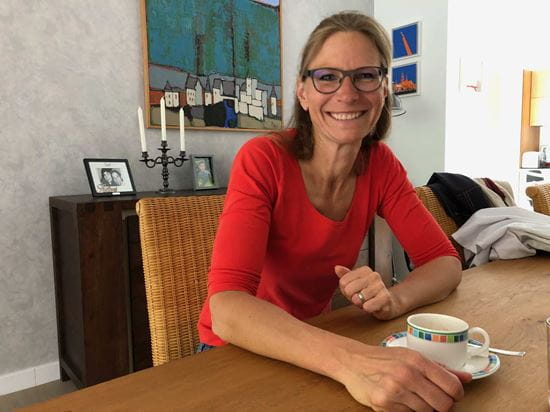 Dr. Christiane Zügel während des Interviews mit Kristine Weyland (Quelle: Kindernothilfe Luxembourg) Dr. Christiane Zügel während des Interviews mit Kristine Weyland (Quelle: Kindernothilfe Luxembourg)