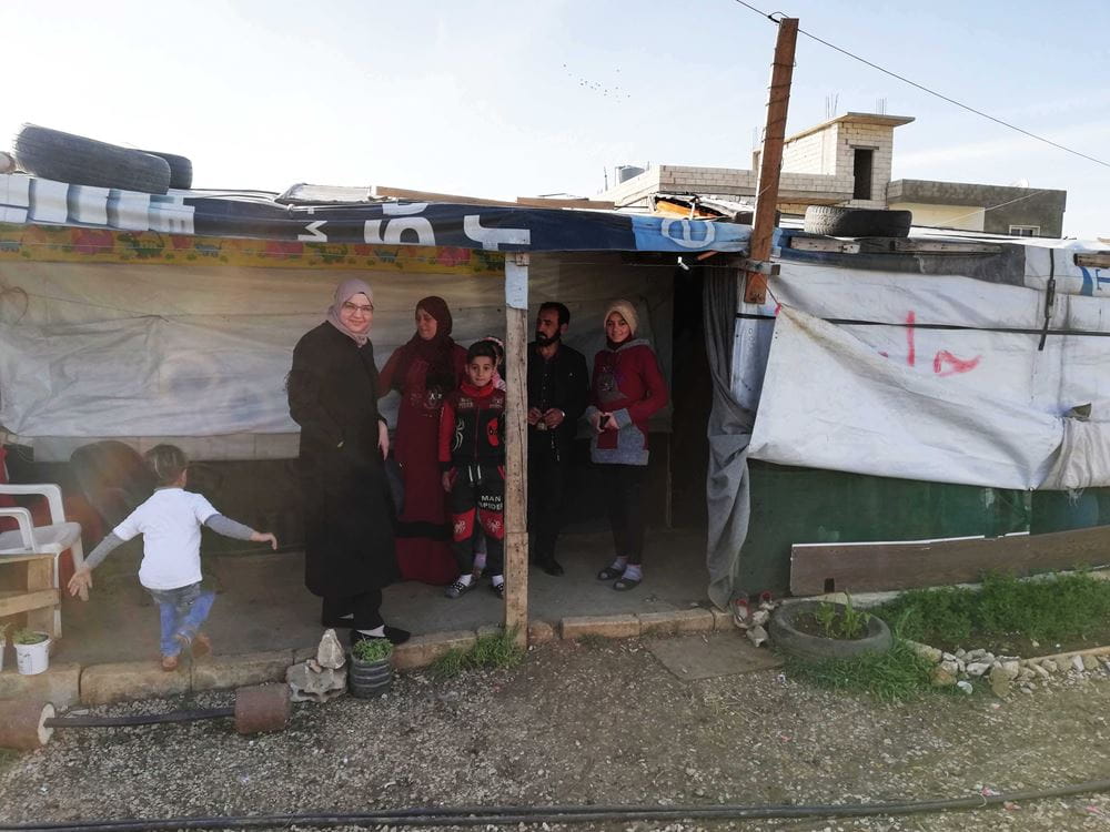 Syrische Familie im Flüchtlingscamp im Libanon - sdr Syrische Familie im Flüchtlingscamp im Libanon - sdr