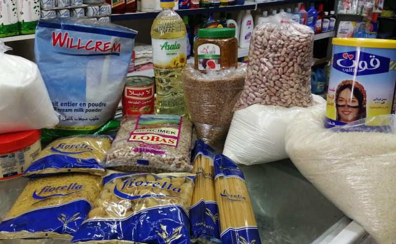 Ein Lebensmittelkorb für die Camp-Bewohner in Ghazzé (Quelle: Kindernothilfe) Ein Lebensmittelkorb für die Camp-Bewohner in Ghazzé (Quelle: Kindernothilfe)