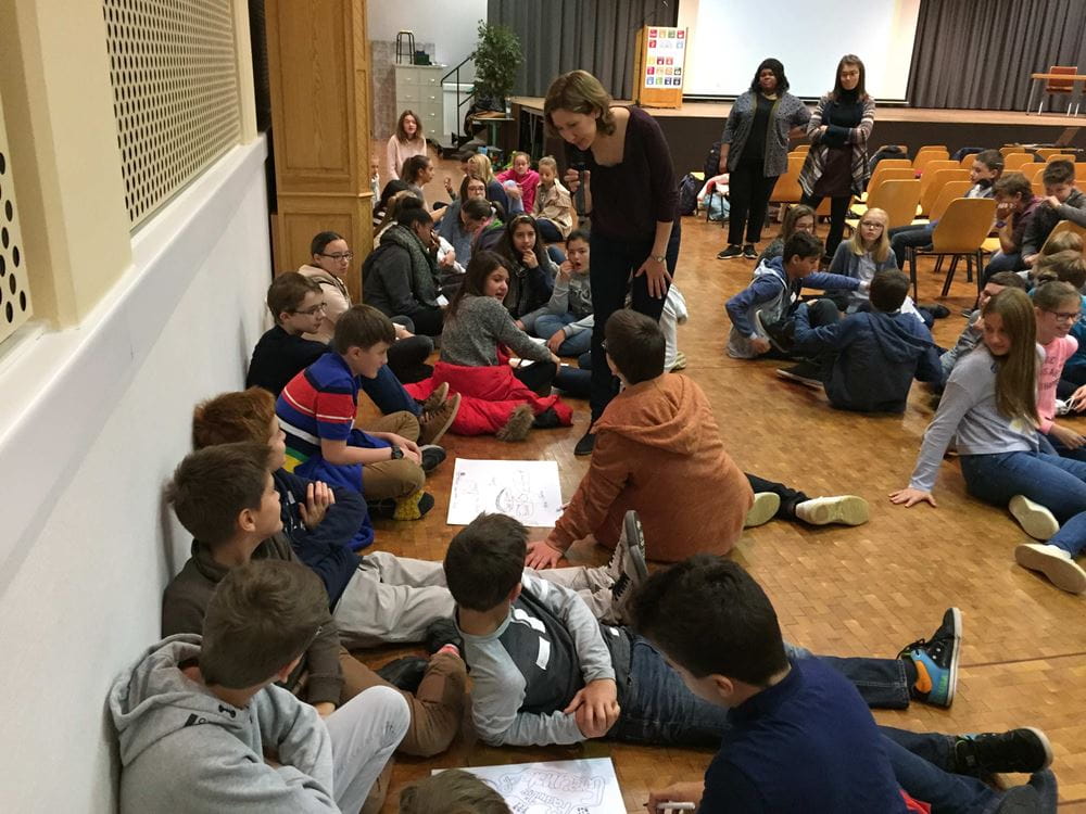 KNHLU Workshop: Our world, our dignity, our future im Athenée KNHLU Workshop: Our world, our dignity, our future im Athenée