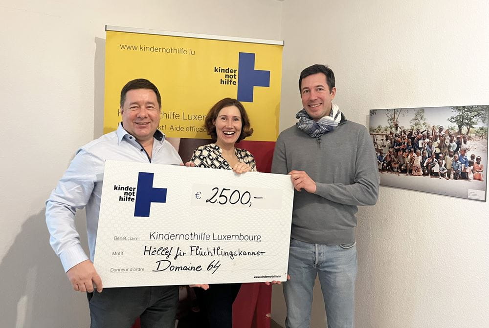 Schecküberreichung Domaine 64 an KNH Luxembourg (Foto: Kindernothilfe Luxembourg) Schecküberreichung Domaine 64 an KNH Luxembourg (Foto: Kindernothilfe Luxembourg)